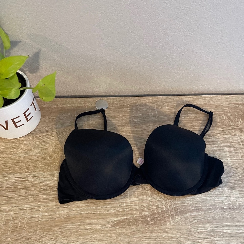 PINK Victoria's Secret Wear Everywhere T-Shirt Bra Black Classic Underwire 36B
